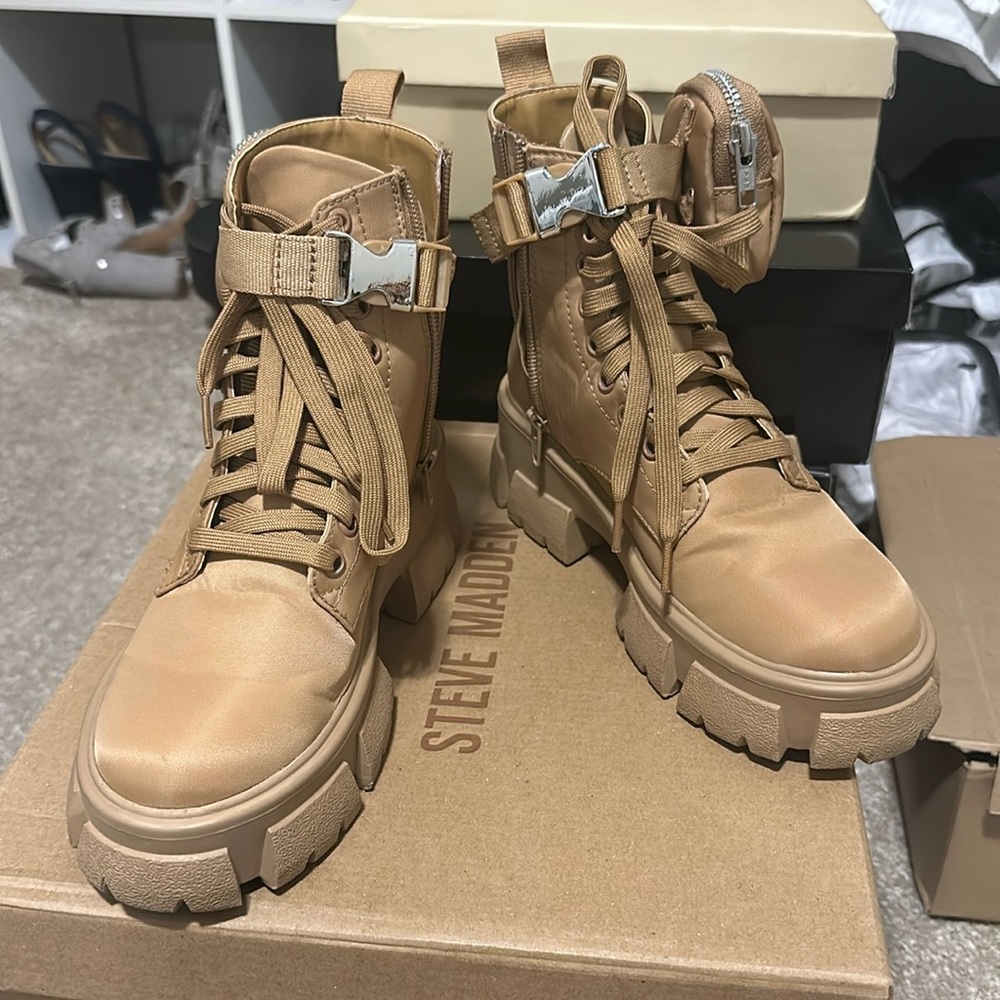 Steve Madden nylon combat boots size 5.5
